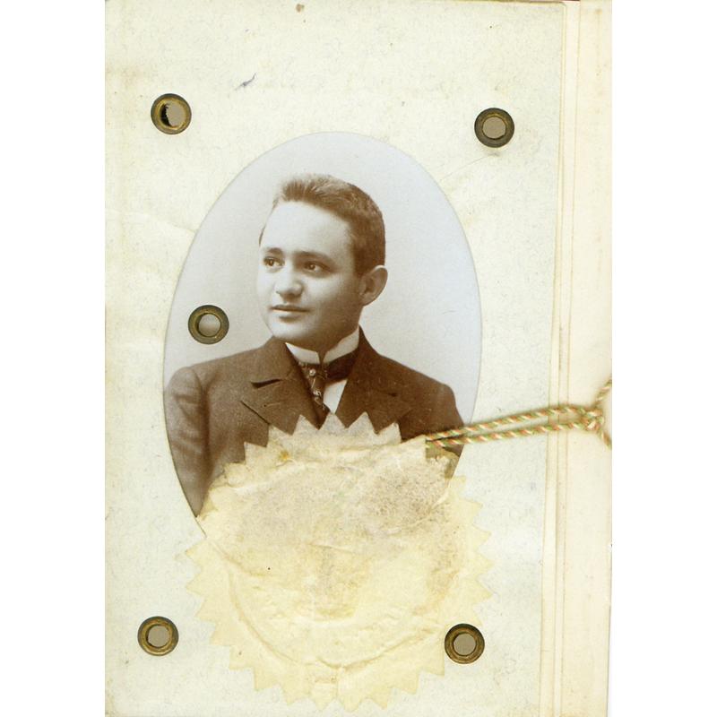 Igazolványok | Füst Milán
